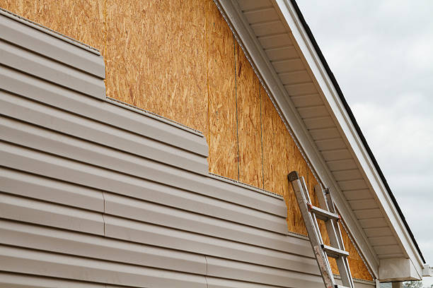 Professional Siding Contractor technician working in Unionville, GA